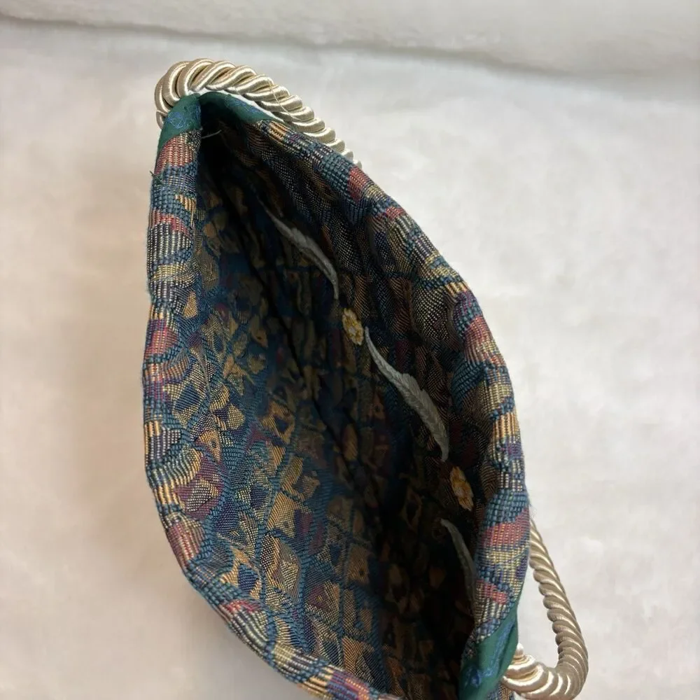 Vintage Handmade Tapestry Hand Bag/Purse With Floral Daisies